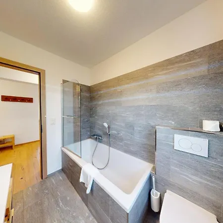 Muragls 4 アパート ポントレジナ